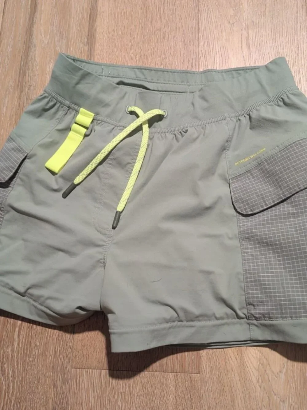 Lululemon Shorts Womens 6 Green Multi-Pocket Cargo High-Rise Hiking Short 5